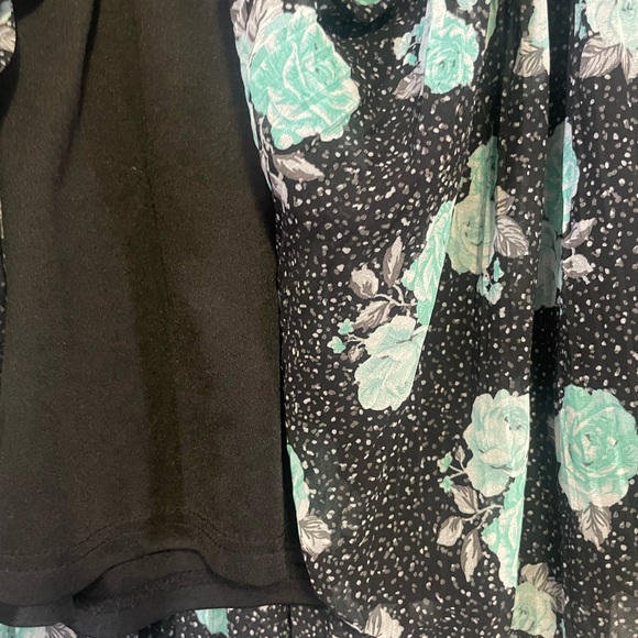 Teal flower pleated skirt Torrid 2X - Picture 4 of 7